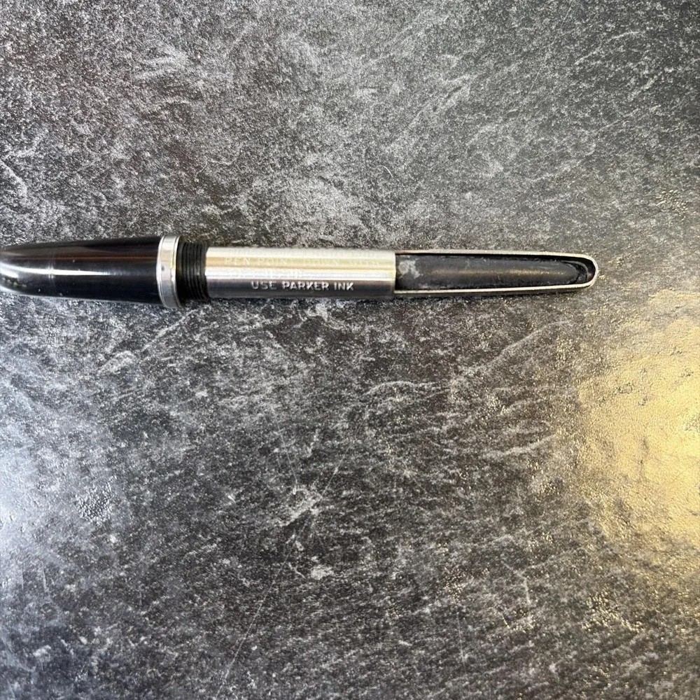 Vintage Parker 21 Fountain Pen Set Of 2 Black & Gray Pens Chrome Trim 1950s